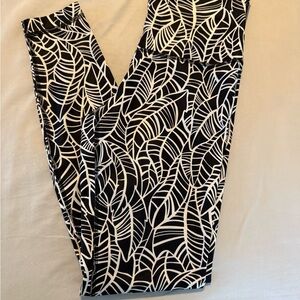 Lululemon Athletica Black and White Leaf Pattern Leggings